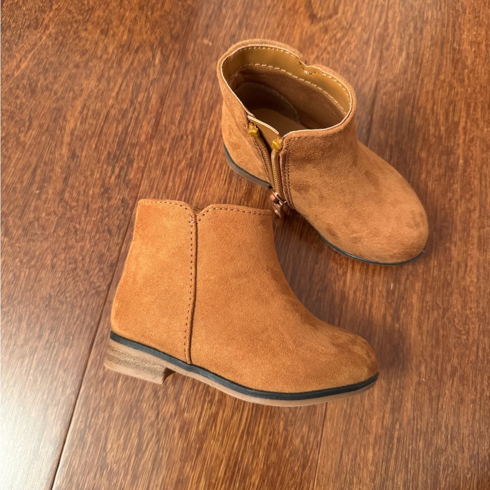 Cat & Jack tan booties size 5